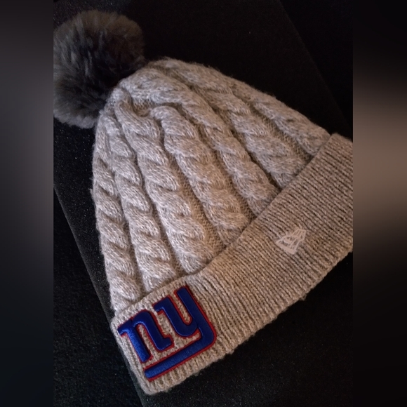 NFL New York Giants Pom Pom beanie hat - Picture 2 of 4
